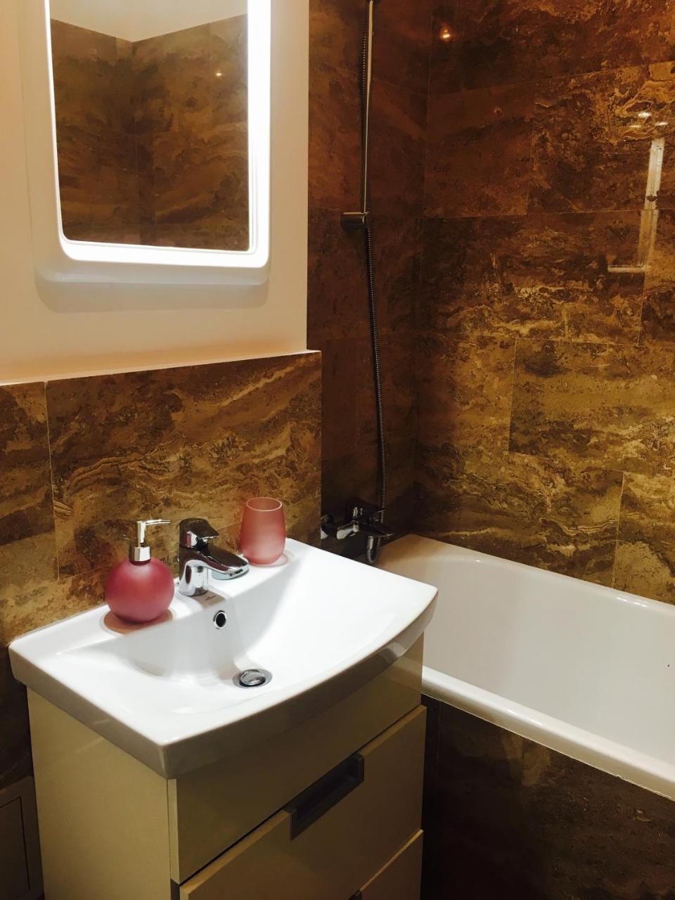Bridge Tower Residence Iasi Ngoại thất bức ảnh